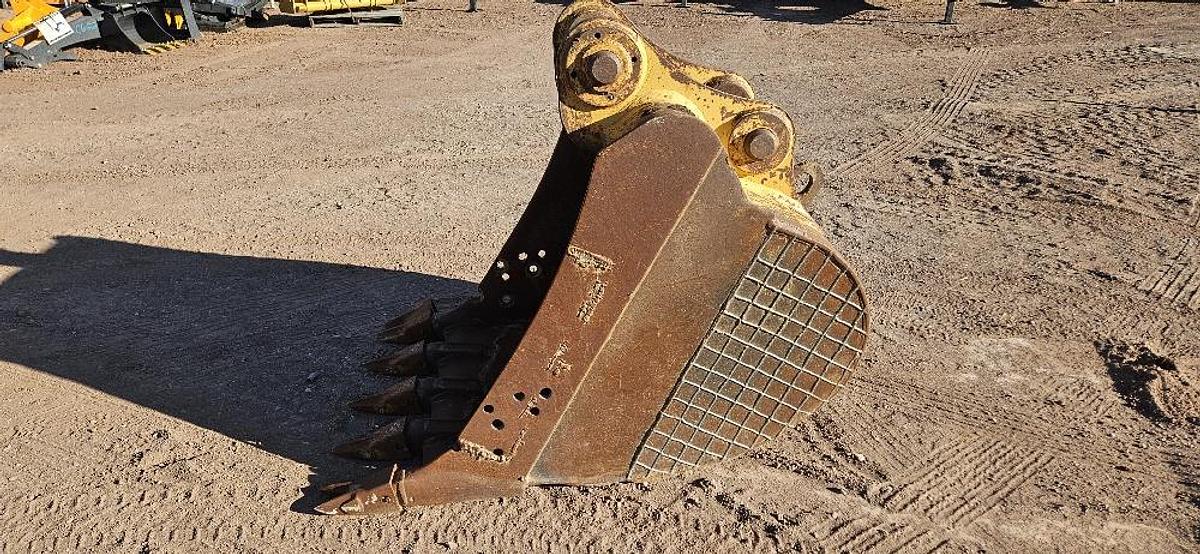 36" Excavator Bucket thumbnail 2
