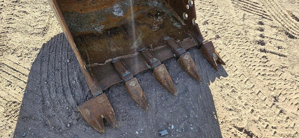 36" Excavator Bucket thumbnail 8