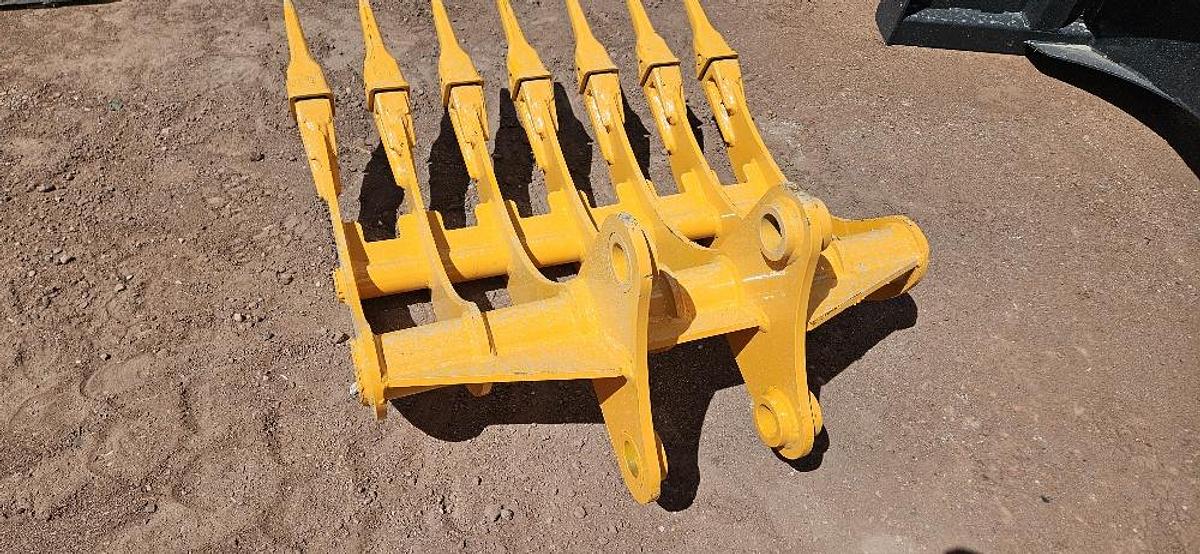 32" Mini Excavator Rake thumbnail 2