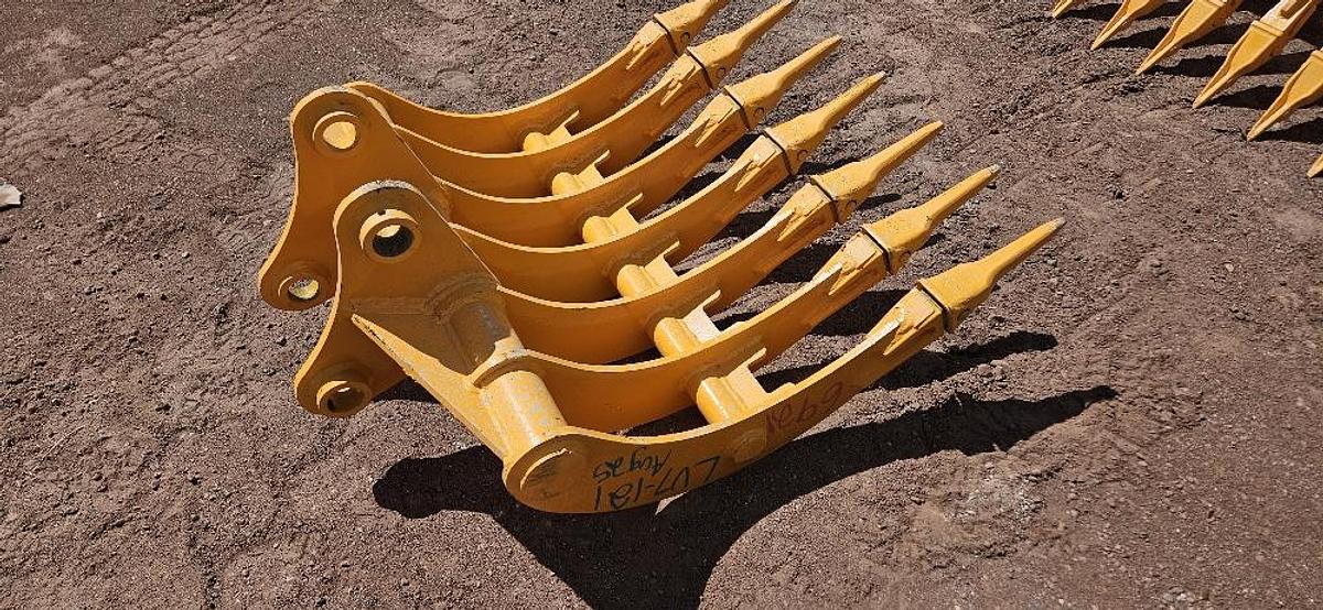 32" Mini Excavator Rake thumbnail 3