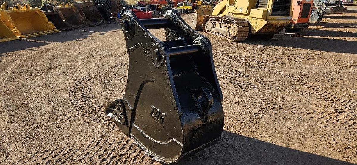 24" Excavator Bucket thumbnail 4