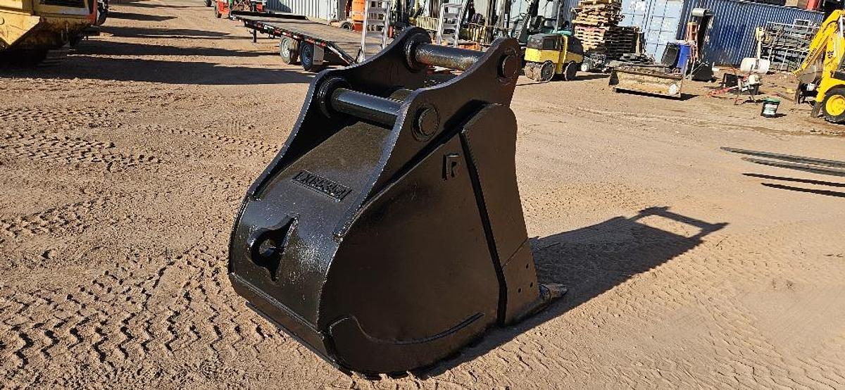 32" Excavator Bucket thumbnail 5