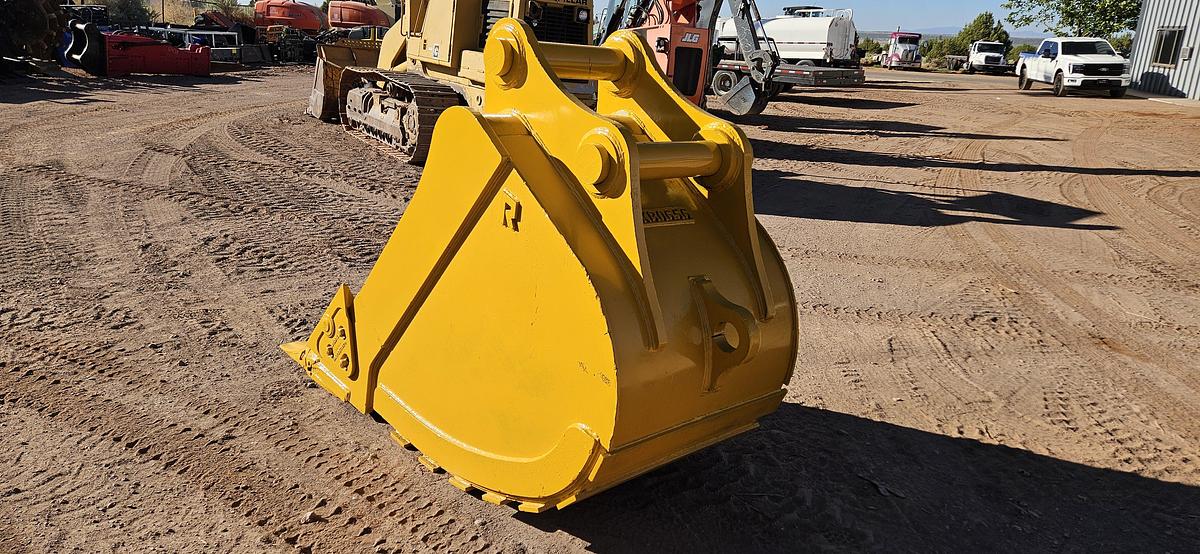43" Excavator Bucket thumbnail 4