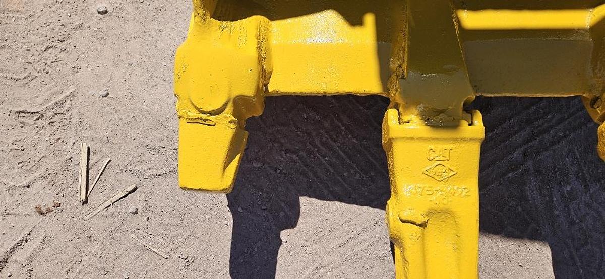 30" Cat 345 Excavator Bucket thumbnail 3