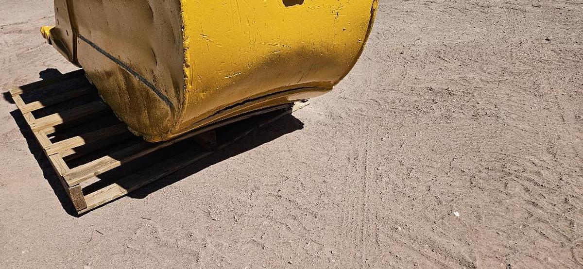 30" Cat 345 Excavator Bucket thumbnail 4