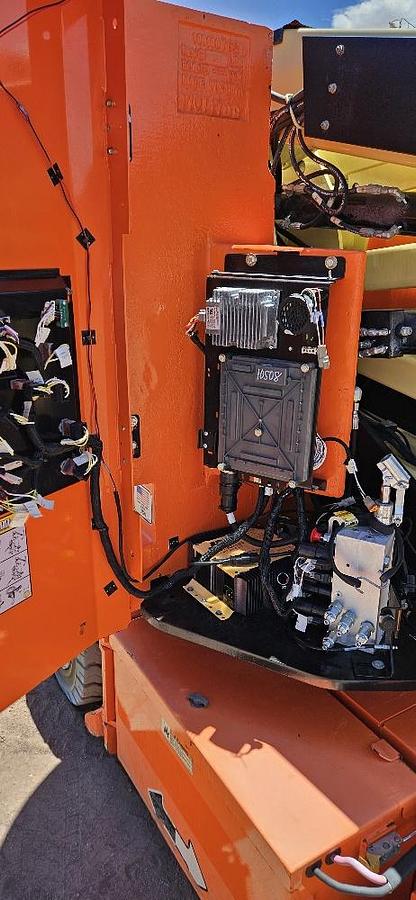 2017 JLG Electric Boom Lift thumbnail 17