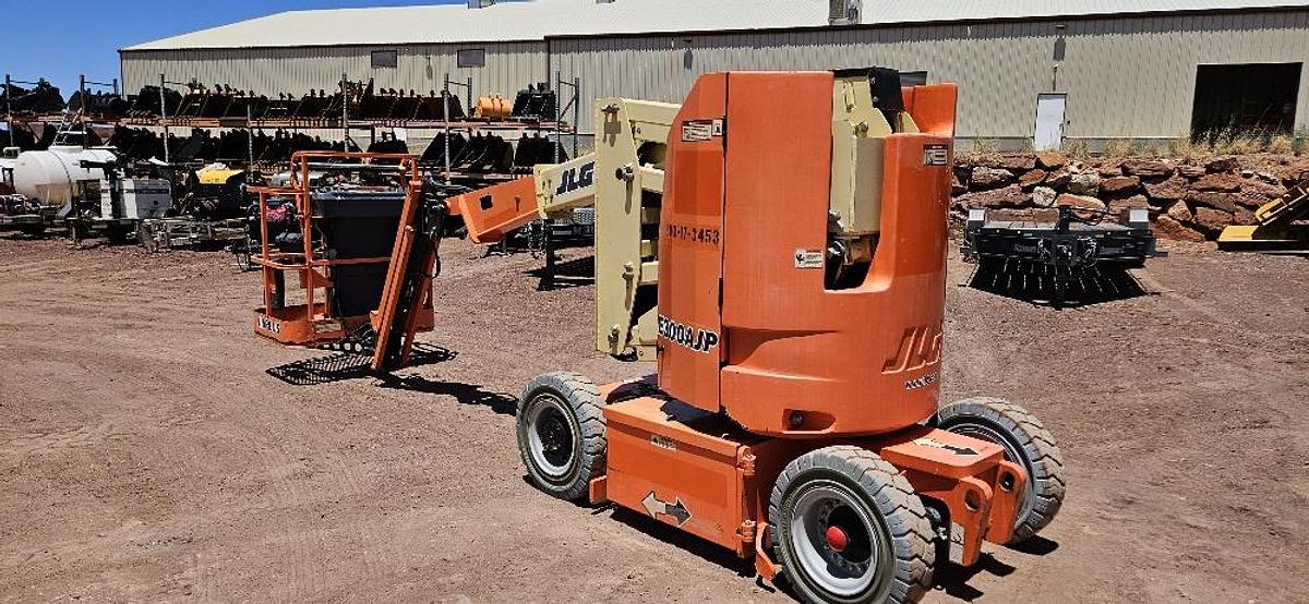 2017 JLG Electric Boom Lift thumbnail 3