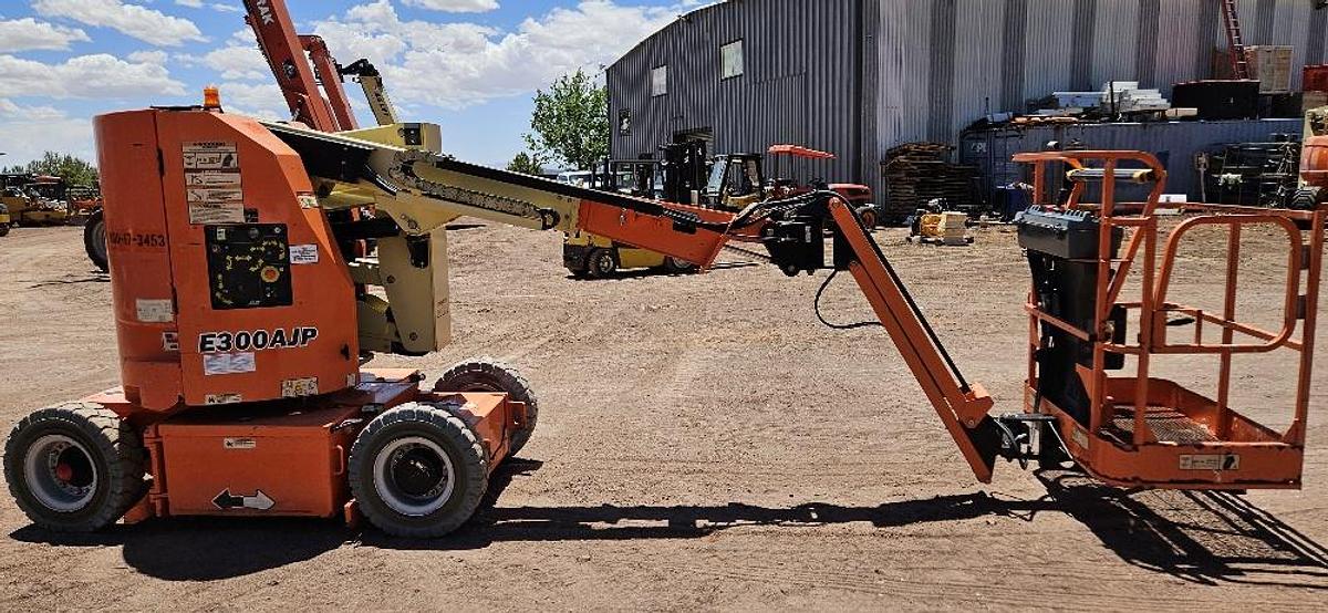 2017 JLG Electric Boom Lift thumbnail 6