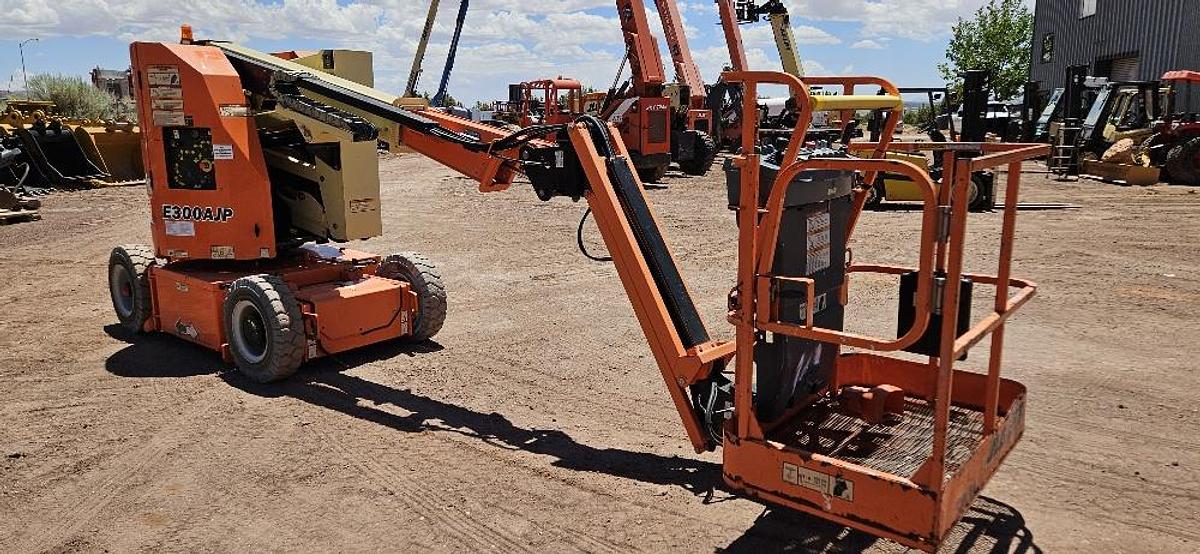 2017 JLG Electric Boom Lift thumbnail 7