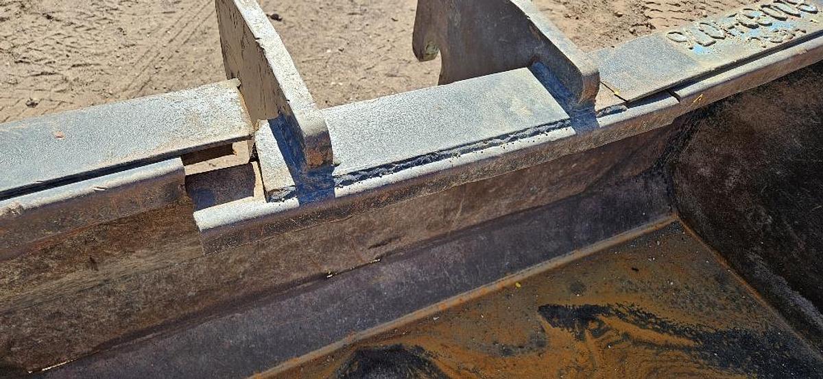 Skytrak Telehandler Bucket thumbnail 3