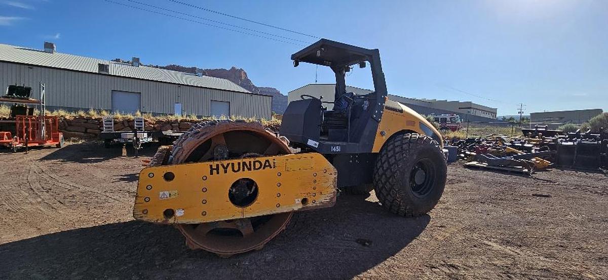 2018 Hyundai Vibratory Roller Compactor thumbnail 15