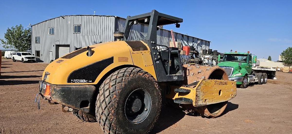 2018 Hyundai Vibratory Roller Compactor thumbnail 3