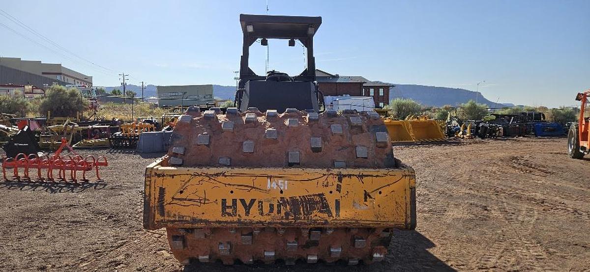 2018 Hyundai Vibratory Roller Compactor thumbnail 5