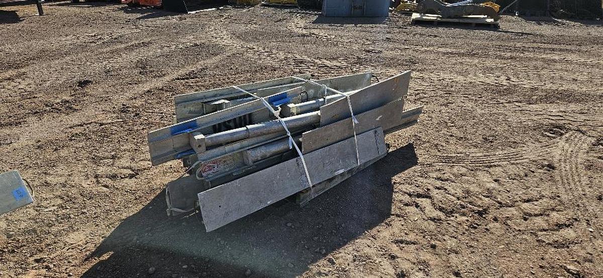 Hydraulic Trench Shoring thumbnail 2