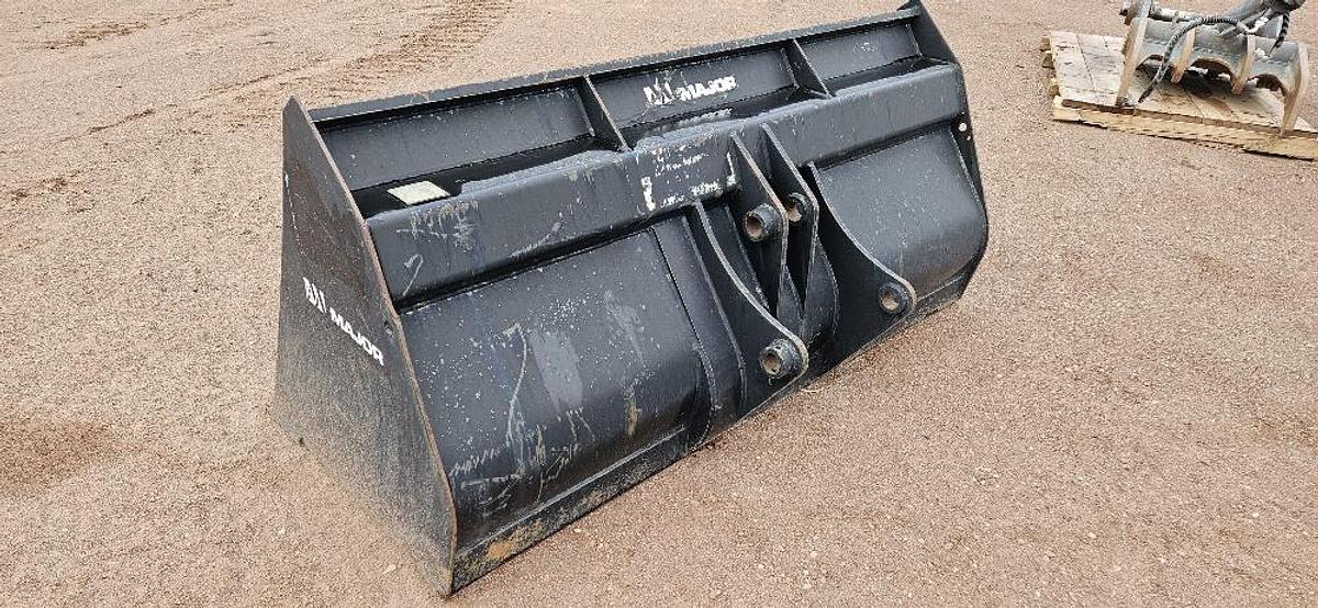 83" Loader Bucket thumbnail 2