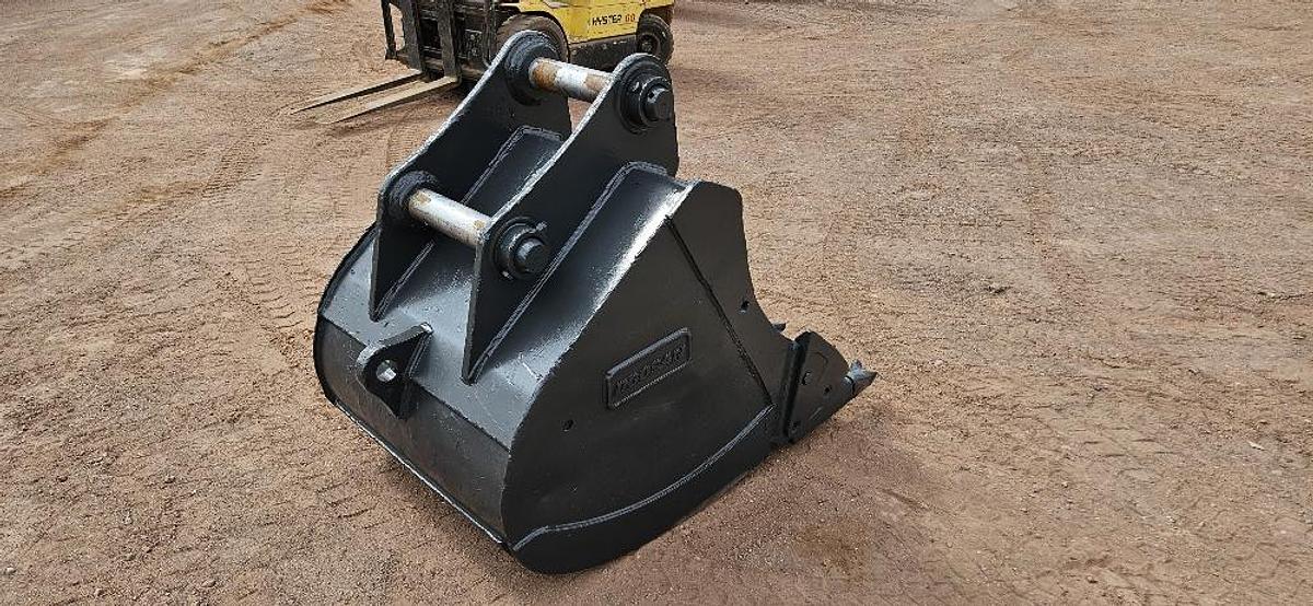 38" Excavator Bucket thumbnail 3