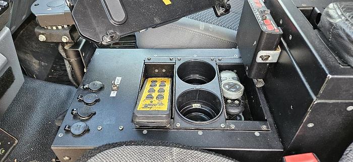 2016 Ford Bucket Truck thumbnail 14