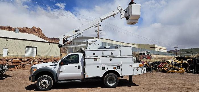 2016 Ford Bucket Truck thumbnail 28