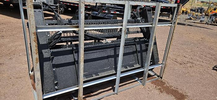 82" Skid Steer Grapple Bucket thumbnail 5