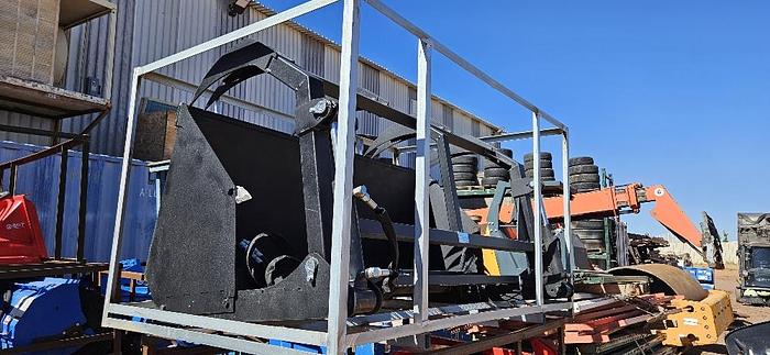 Skid Steer Grapple Bucket thumbnail 4