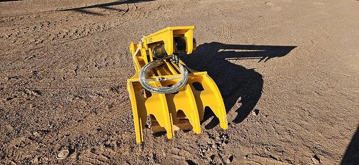 Excavator Hydraulic Thumb thumbnail 2