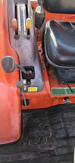 2006 Kioti Utility Tractor thumbnail 15