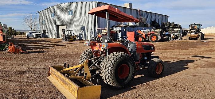 2006 Kioti Utility Tractor thumbnail 4