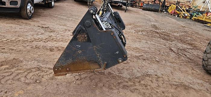 62" Bobcat Skid Steer Bucket thumbnail 2