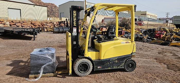 Electric Forklift thumbnail 12