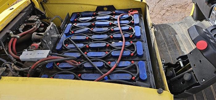 Electric Forklift thumbnail 9