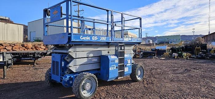 2007 Genie Scissor Lift GS-4390 thumbnail 2