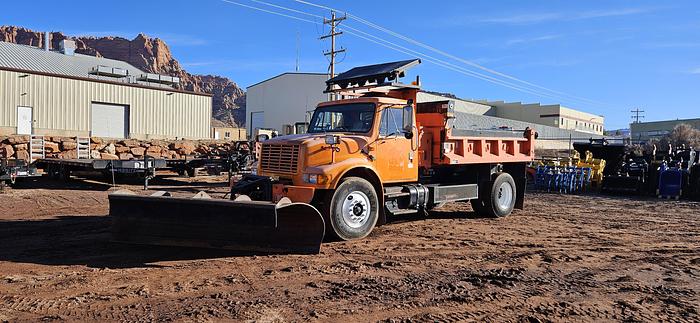 2001 International 4900 - Photo 1
