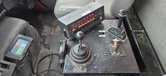 2001 International 4900 thumbnail 17
