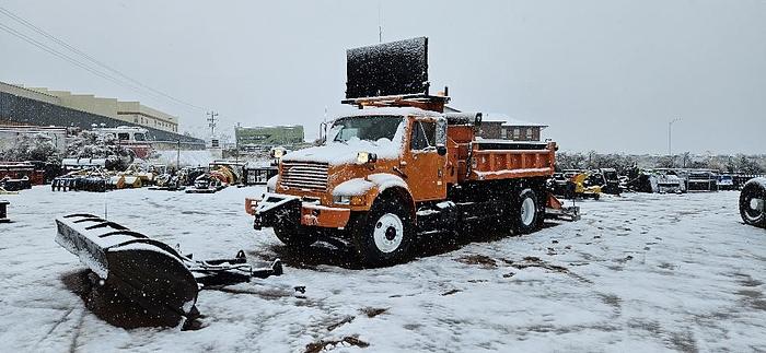 2001 International 4900 thumbnail 4