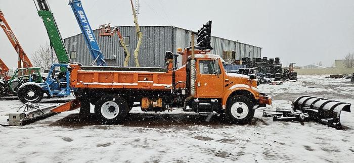 2001 International 4900 thumbnail 9