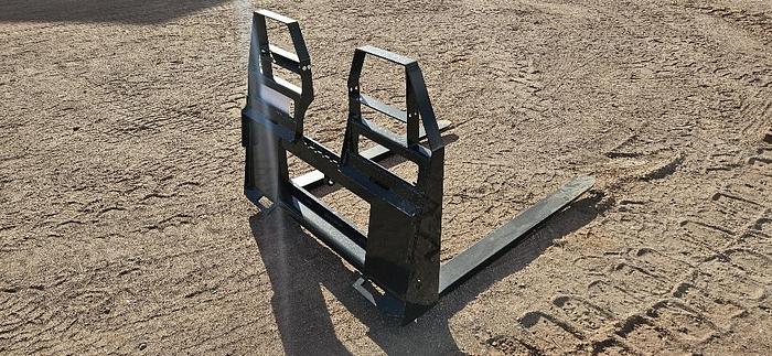 Skid Steer Forks thumbnail 3