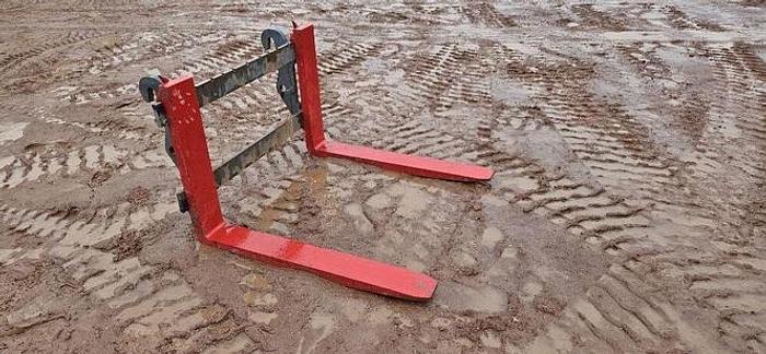 43" Loader Forks thumbnail 3