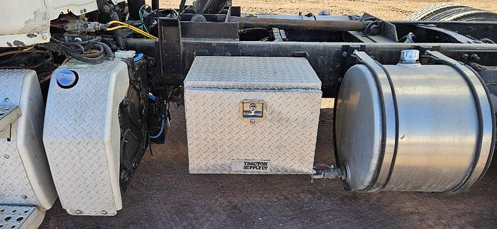 2011 Freightliner Dump Truck thumbnail 14