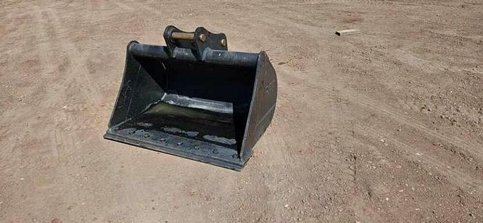 36" Clean Up Excavator Bucket thumbnail 2