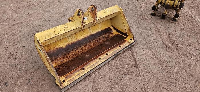 60" John Deere 310 Backhoe Bucket thumbnail 5