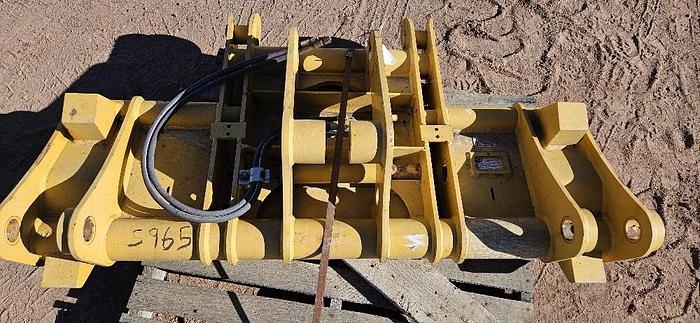 Cat Backhoe Quick Coupler thumbnail 2