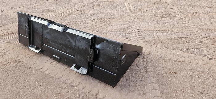 Cat Skid Steer Bucket thumbnail 4