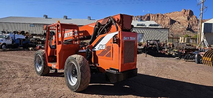 2014 Sky Track 8042 Telehandler thumbnail 3