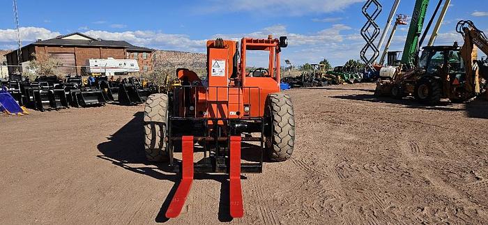 2014 Sky Track 8042 Telehandler thumbnail 7