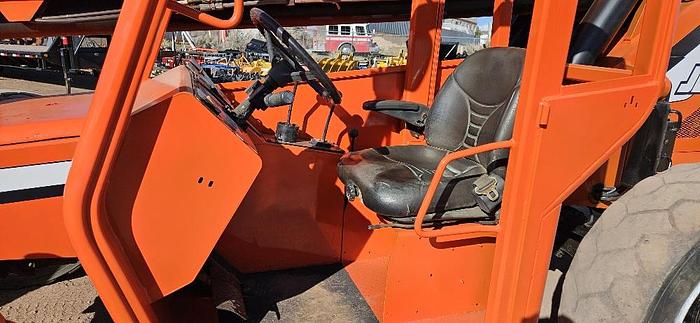 2014 Sky Track 8042 Telehandler thumbnail 8