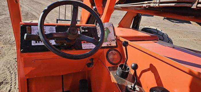 2014 Sky Track 8042 Telehandler thumbnail 9