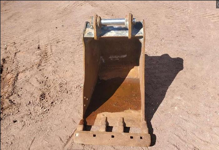24" Cat Mini Excavator Bucket thumbnail 3