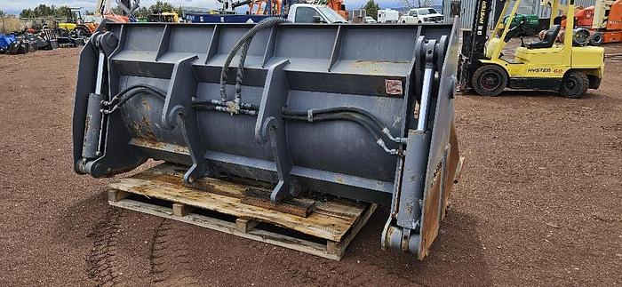 10' Clam Shell Loader Bucket thumbnail 2