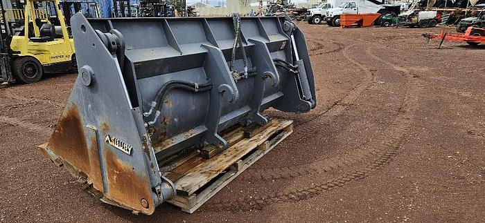 10' Clam Shell Loader Bucket thumbnail 3