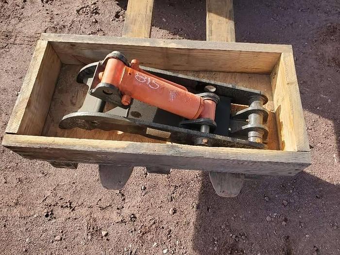 Mini Excavator Hydraulic Thumb thumbnail 2